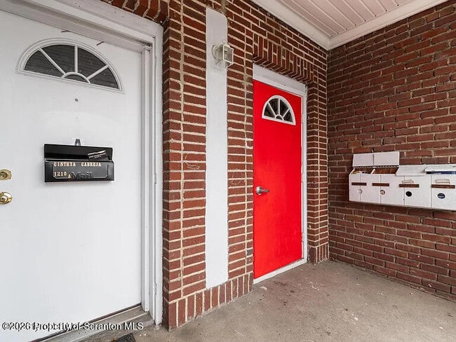Photo - 1210 S Main St