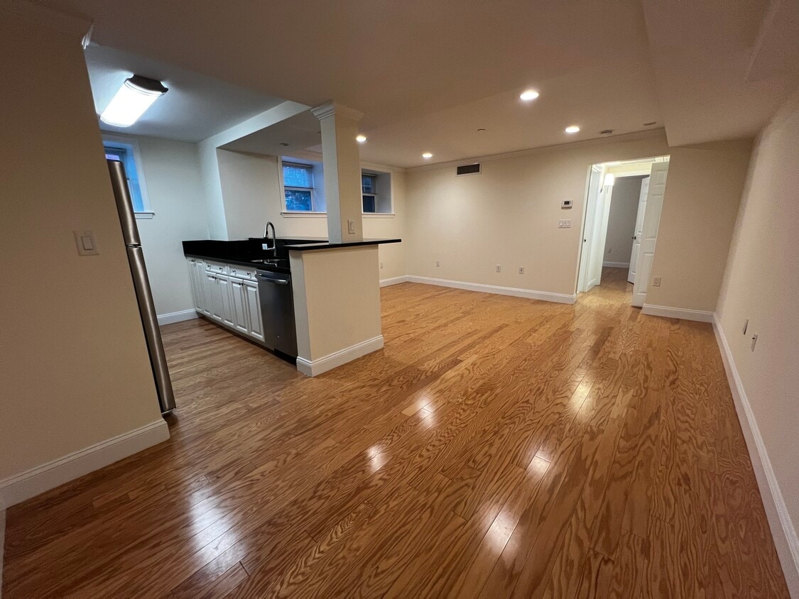 Photo - 1642 Massachusetts Ave (Cambridge, MA)