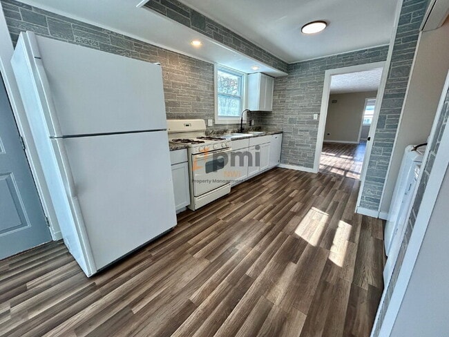 Photo - 14725 Bryan St