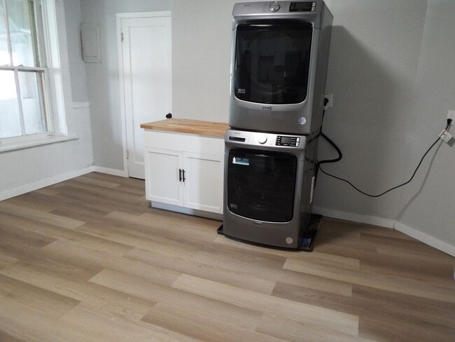 Photo - 710 W 3rd St Unit 3