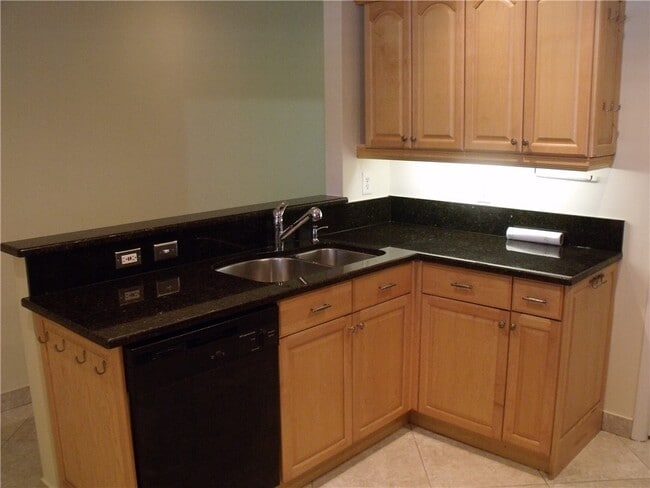 2761 SW 33rd Ct Unit 2