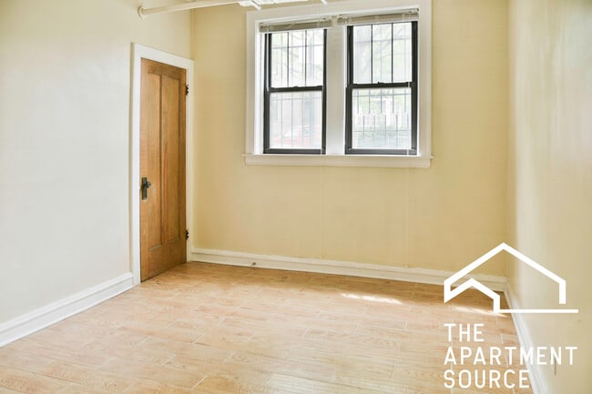 Photo - 4557 N Leavitt St