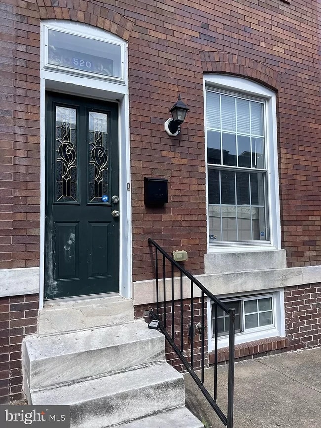 Building Photo - 520 S Curley St Rental