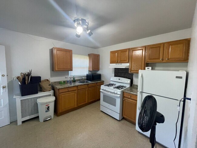 Photo - 30-31 1st St