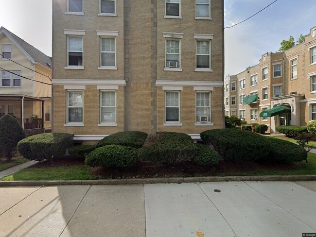 44 Maple St