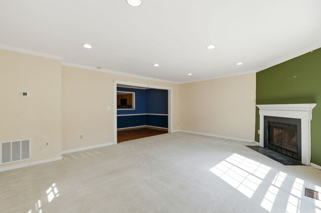 Photo - 6012 Crown Royal Cir
