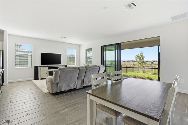 Photo - 19306 Hinkley Dr