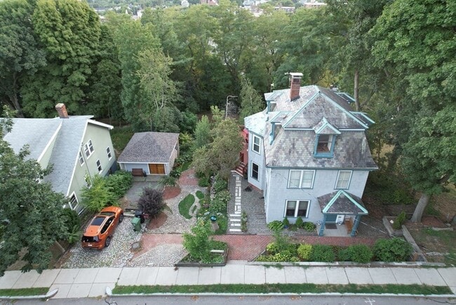 Photo - 182 Palfrey St