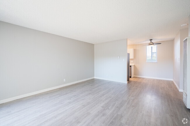 1BR-1BA-700SF