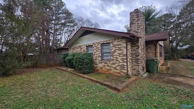 Photo - 2206 Glen Iris Cir NW