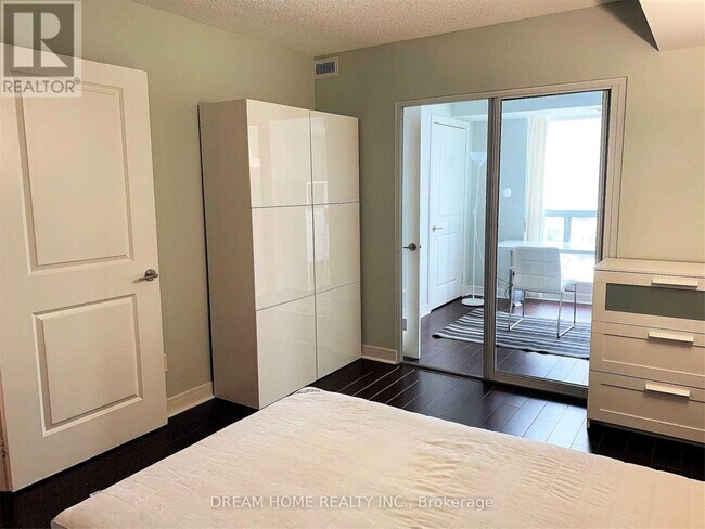 35 Bales Ave Unit 1012