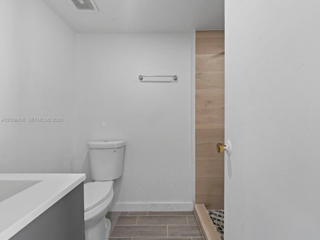 Photo - 252 E 36th St Unit A