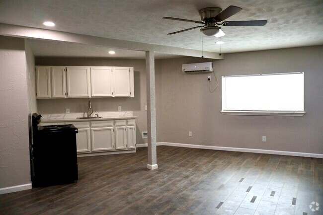 Building Photo - 7515 Bayway Dr Unit 3 Rental