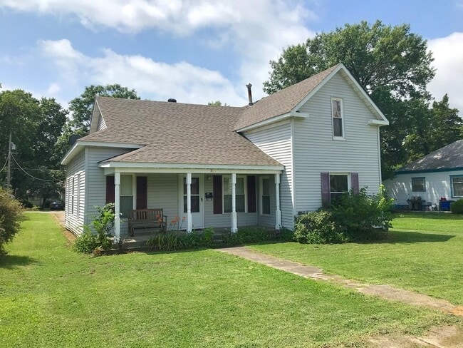 Photo - PRE-LEASING- AVAILABLE JUNE 10TH- 4 Bedroom/ 2 Bathroom Home