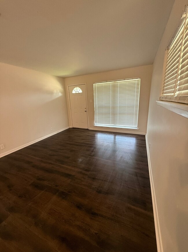 Photo - 5115 N Woodland Dr