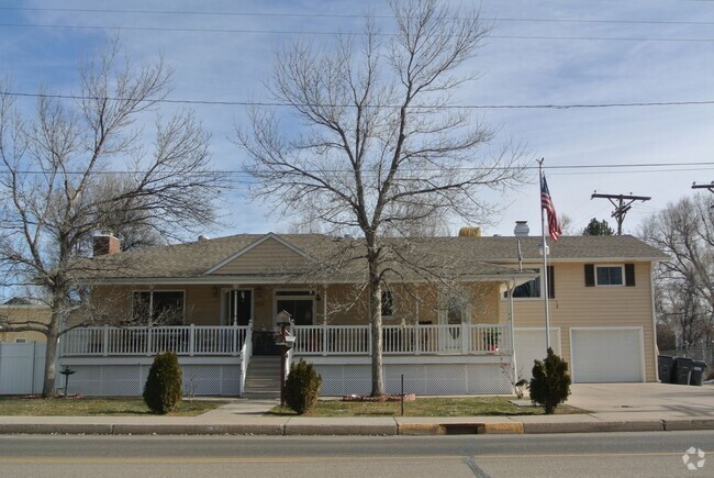 Building Photo - 509 7th St Unit 509 7th St - Upper Rental