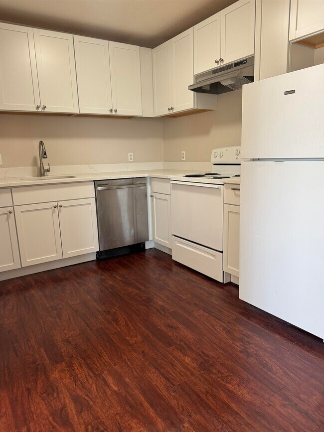 Photo - 153 W Hancock St Unit 32