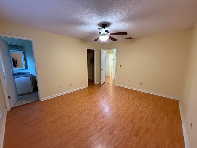 Photo - 380 Eron Way