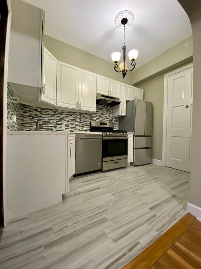 Building Photo - 155 Beacon Hill Dr