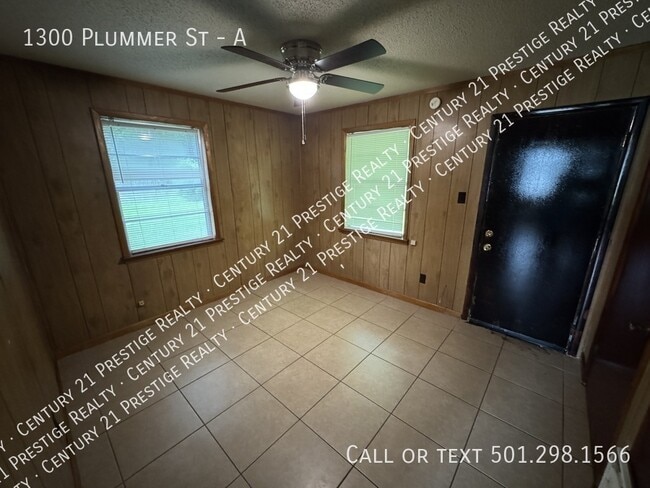 Photo - 1300 Plummer St Unidad A