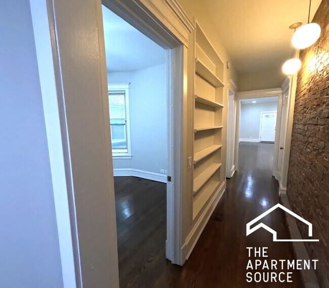 Photo - 810 W Cuyler Ave Unit 1