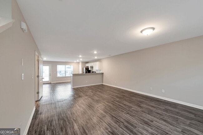 Photo - 320 Ashigan St