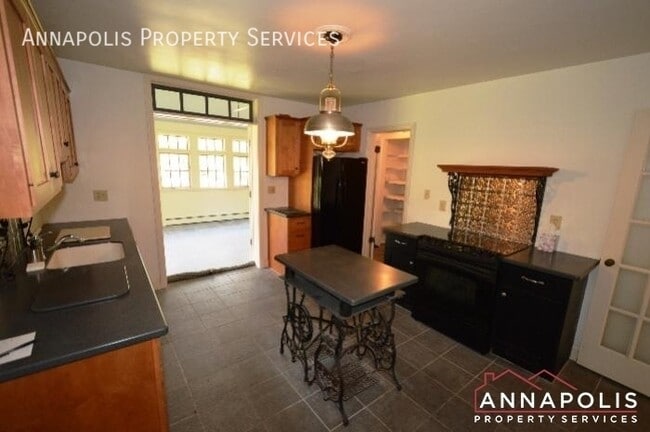 Photo - 208 Avondale Cir