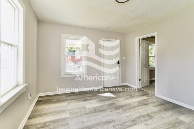 Photo - 939 W Florence Ave