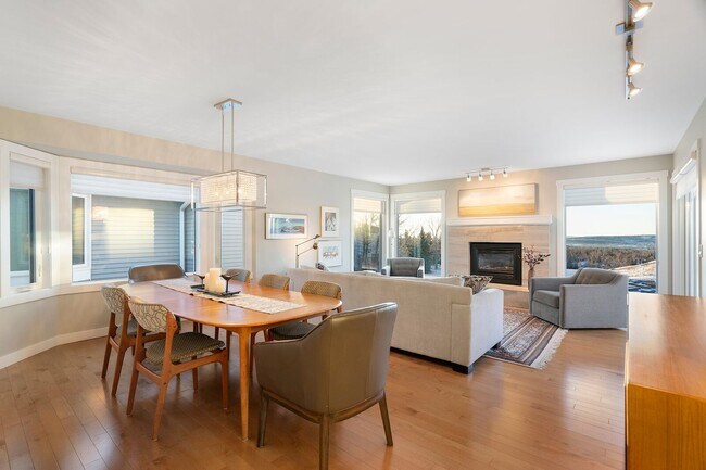 Photo - 23 Hawkside Park NW