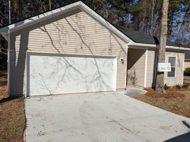 Photo - 205 W Pine St