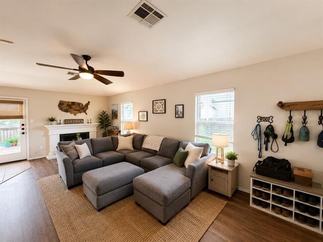 Photo - 2805 Feathercrest Dr