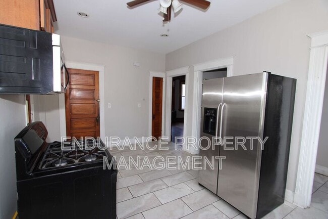 Photo - 2541 Melrose Ave Unit 2