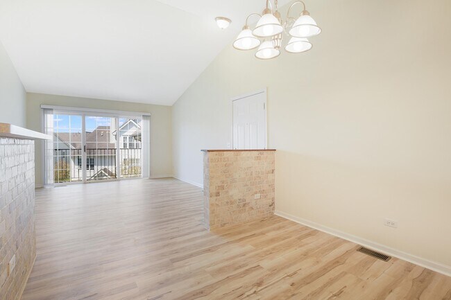 Photo - 670 Mill Cir Unit 305