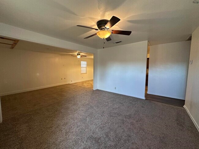 Photo - 1622 Longview St