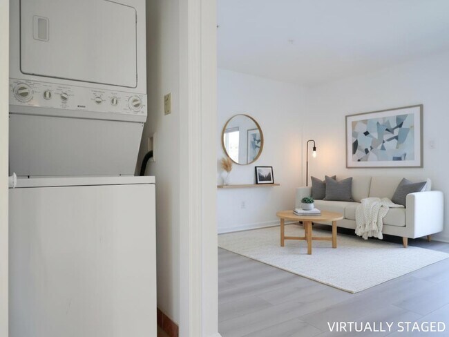 Building Photo - 605 New York Ave Unit 301