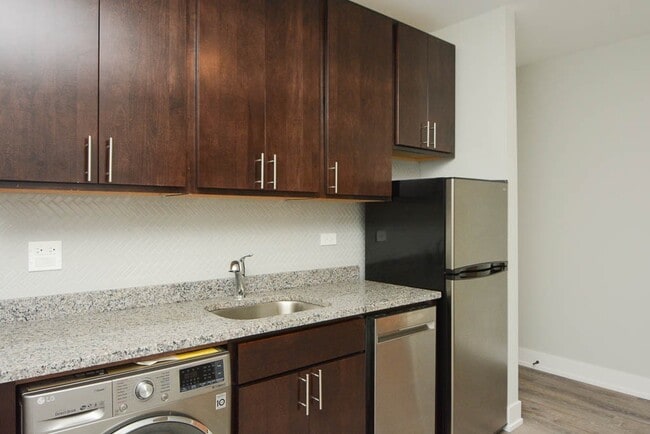Photo - 533 W Belden Ave Unidad 502B