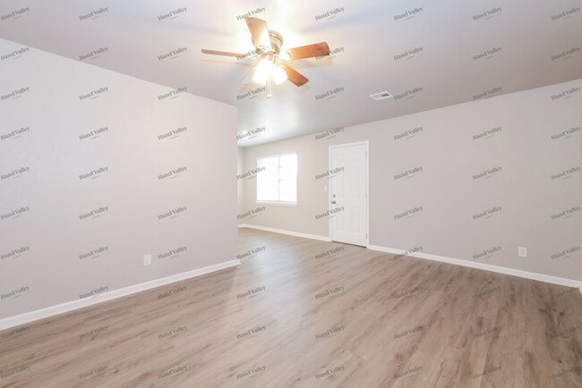 Photo - 723 Garden Grove