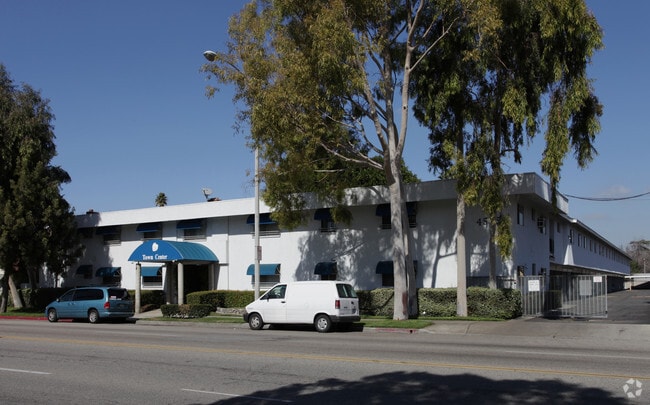 Towne Center Garden Apartments For Rent In Riverside Ca Forrent Com