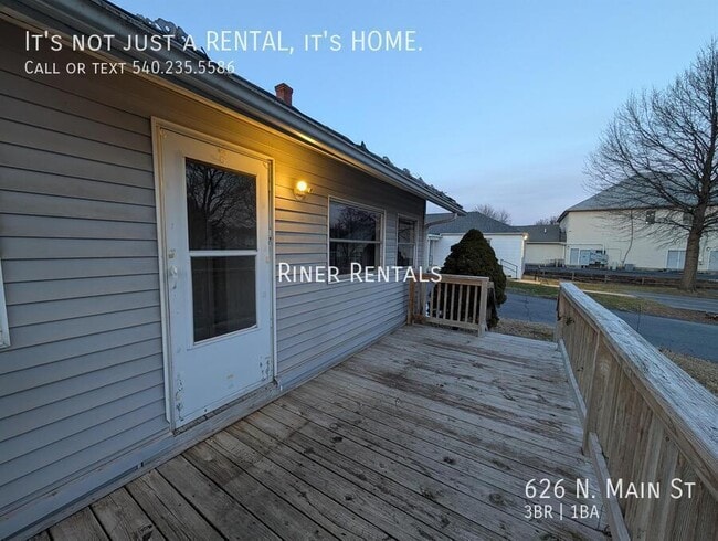 Photo - 626 N Main St