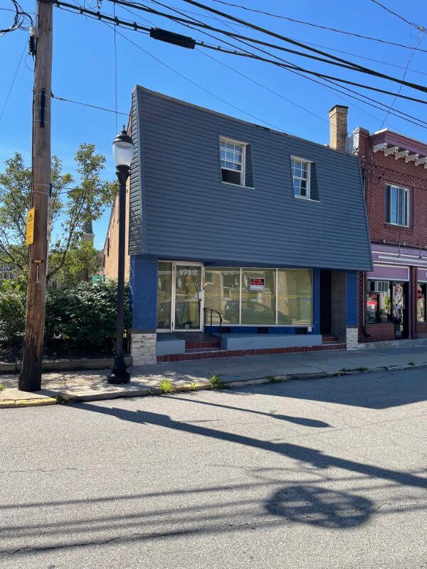 Photo - 1712 Lowrie St