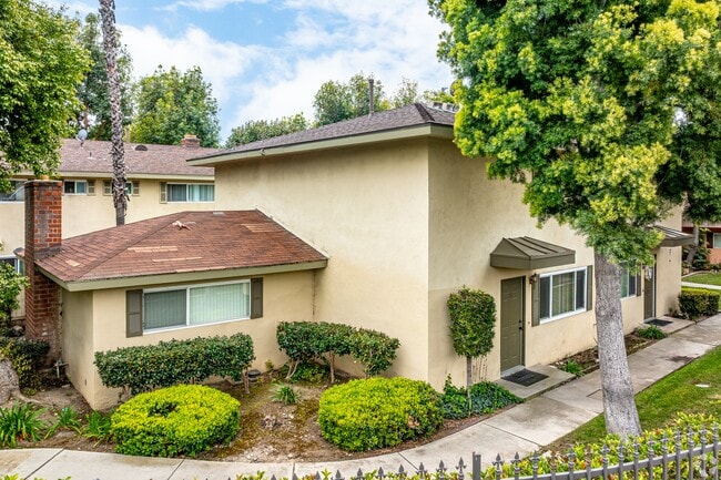 Vista Valle Townhomes