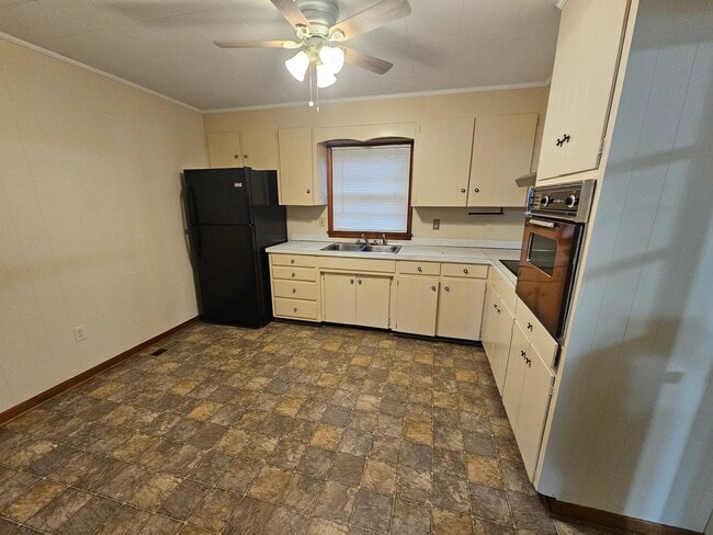Photo - Beautiful 3 Bedroom Ranch in Central Manchester