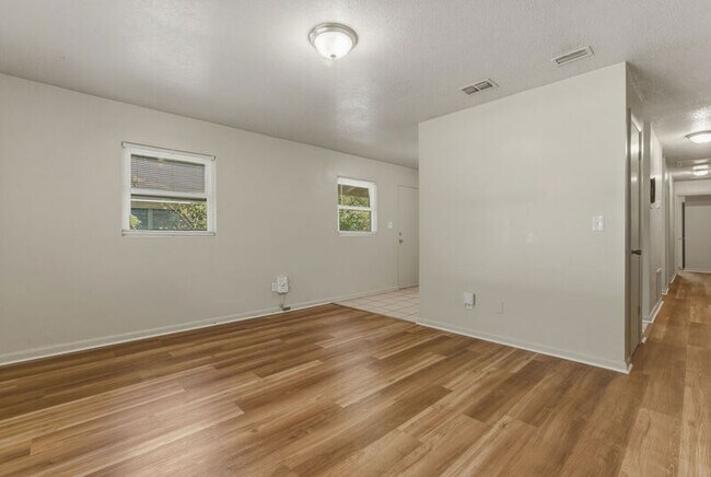 Photo - 1427 Connecticut St