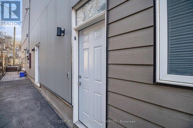 Photo - 453 Booth St Unité B