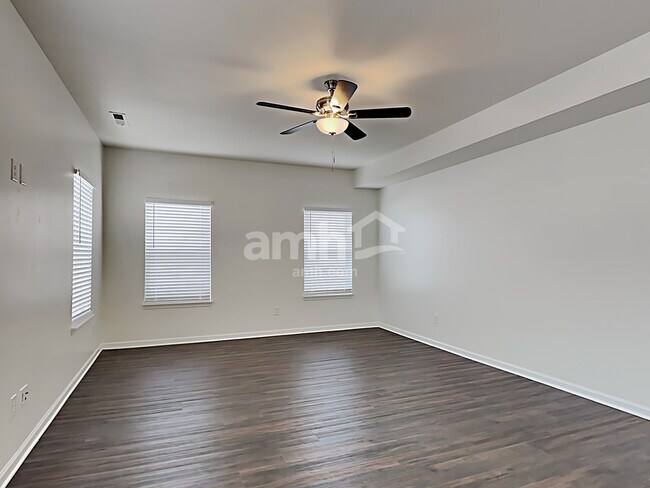 Photo - 8720 Hemingway Dr