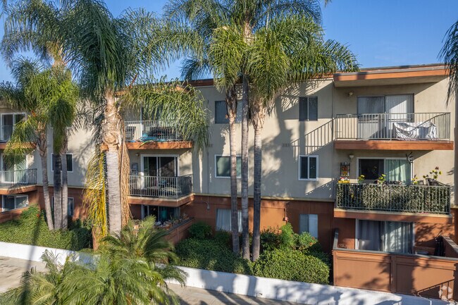Photo - Club Acacia Apartments
