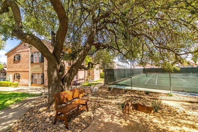 Photo - 2650 Thousand Oaks Dr Unit c2