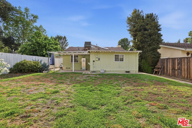 Photo - 4958 Canoga Ave
