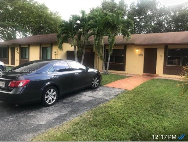 Building Photo - 6704 SW 147th Ct