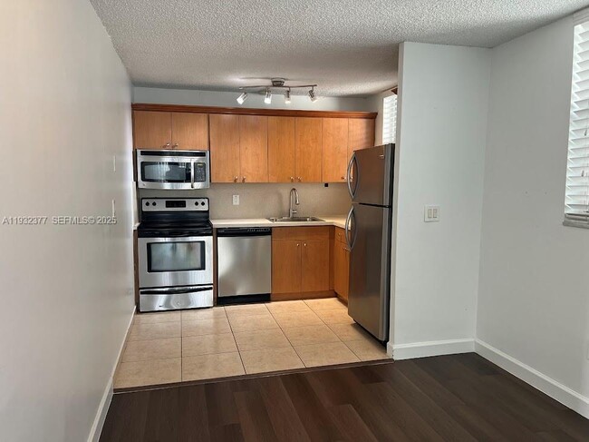 Photo - 1801 S Treasure Dr Unit 417